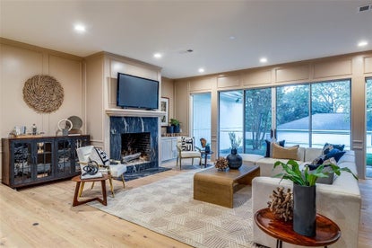 9563 Windy Knoll Dr – Investment Home
