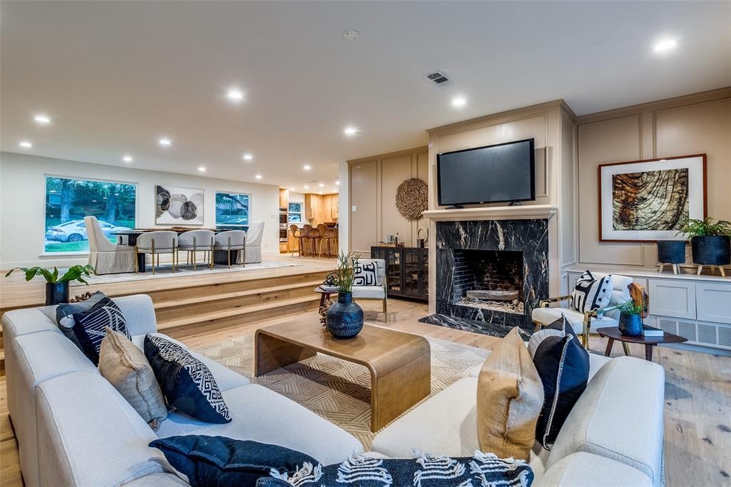 9563 Windy Knoll Drive