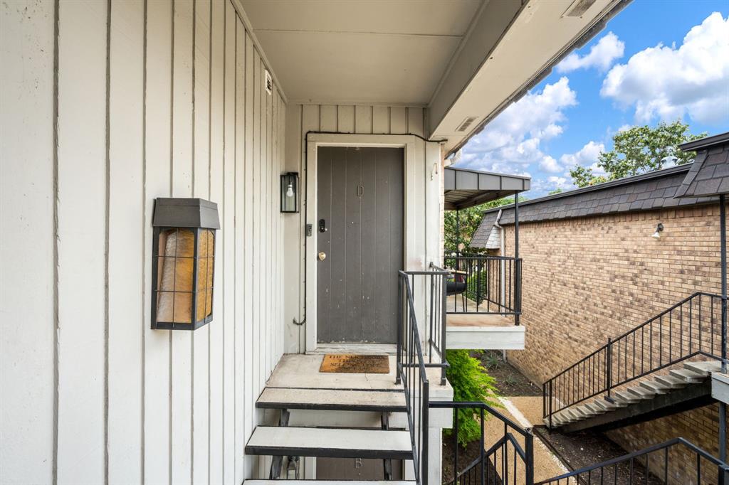 El Camino Real Condo - Residential