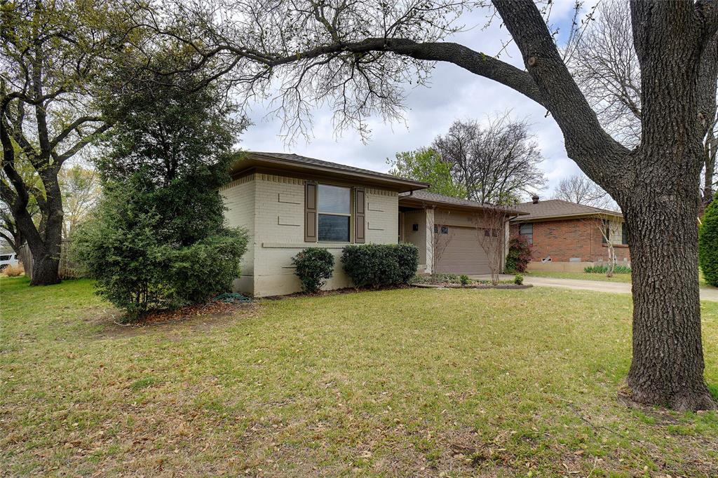 1201 Lorrie Drive