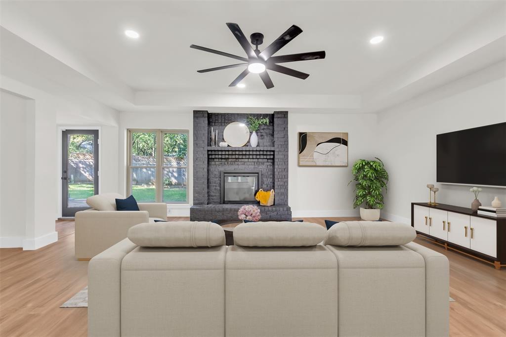 6825 Ridgewood Drive