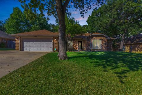6825 Ridgewood Drive North Richland Hills TX 76182