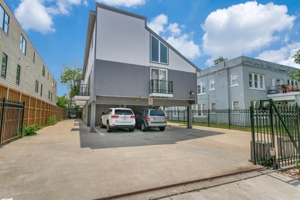 4023 N HALL ST APT 206, DALLAS, TX 75219 - Image b60014f6346c8a8b523d77c55fc3dda2/3427132341