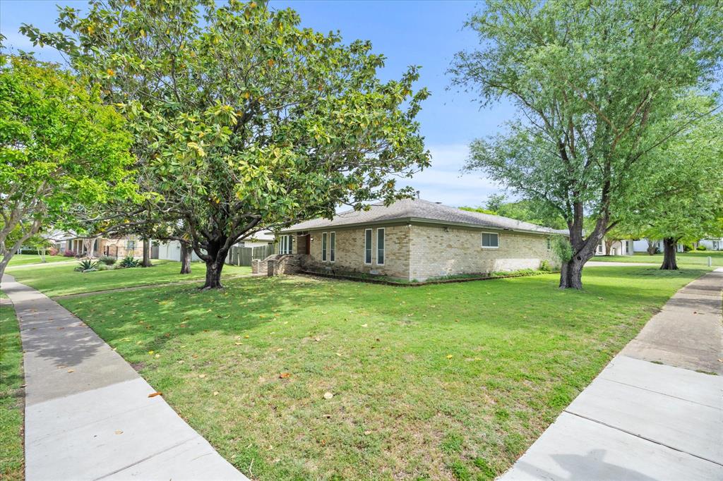 9008 Flicker Lane