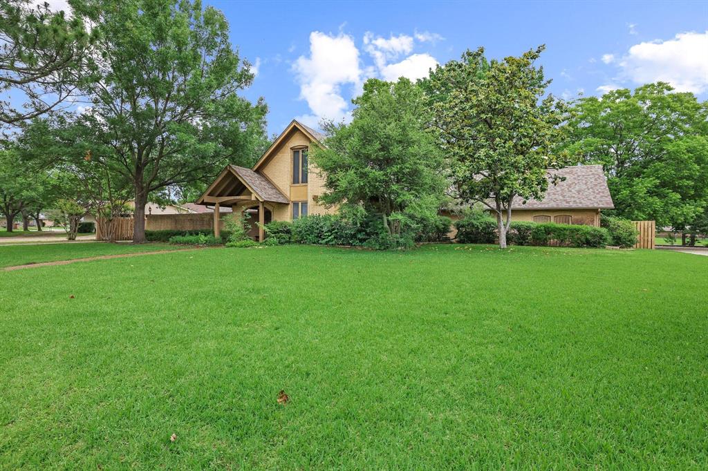 2531 Shoreline Drive