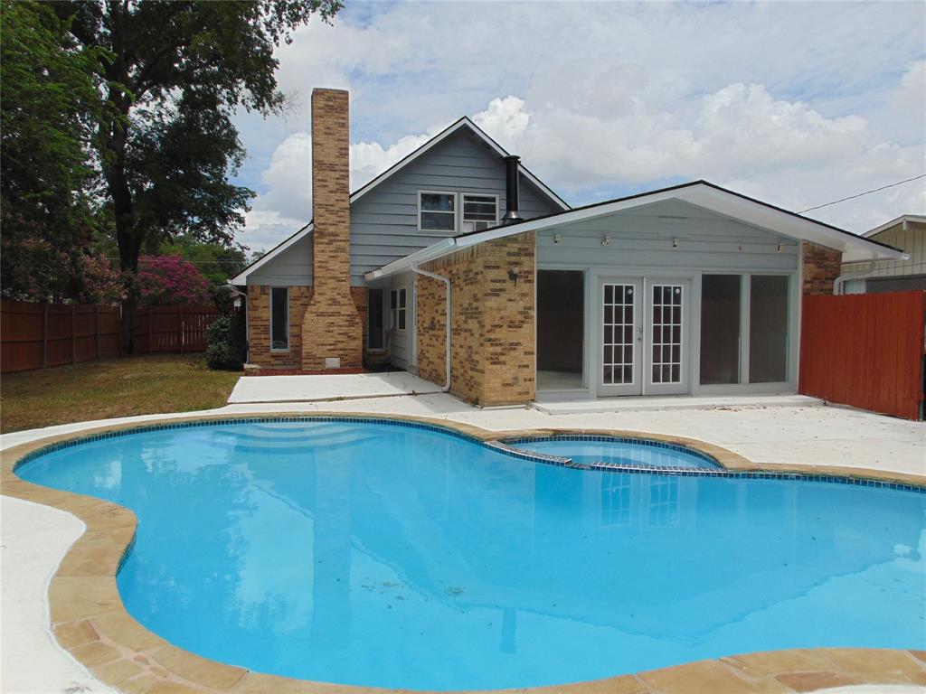 1003 Meadow View Circle