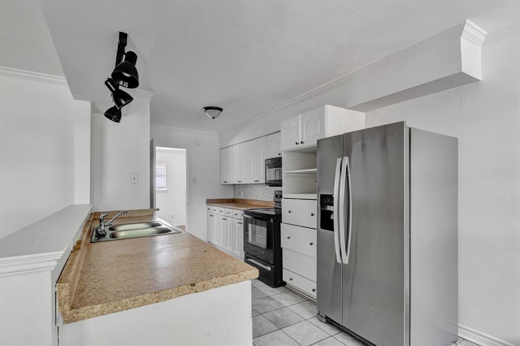 Crestmanor Estates - Residential Lease