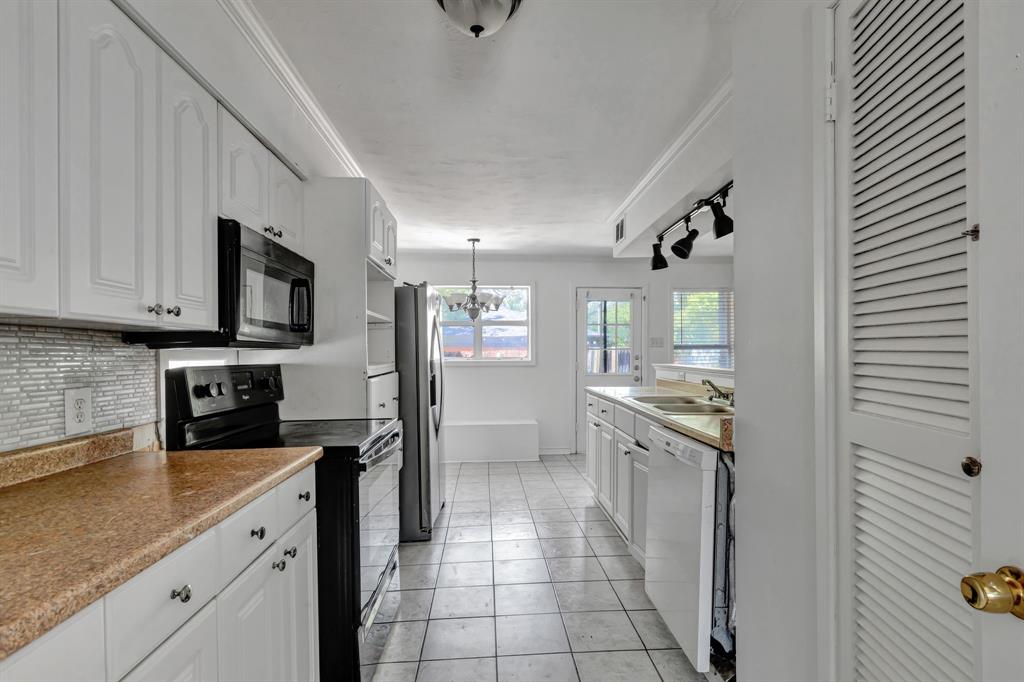 Crestmanor Estates - Residential Lease