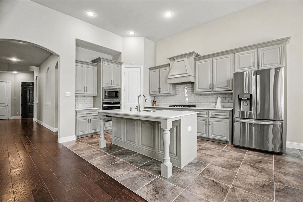 3323 Royal Ridge Drive