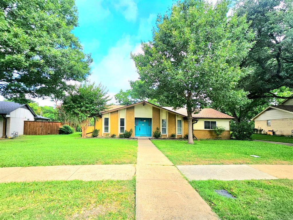 Photo of 1929 Deep Valley Drive, Richardson, TX 75080 (MLS # 21299965)