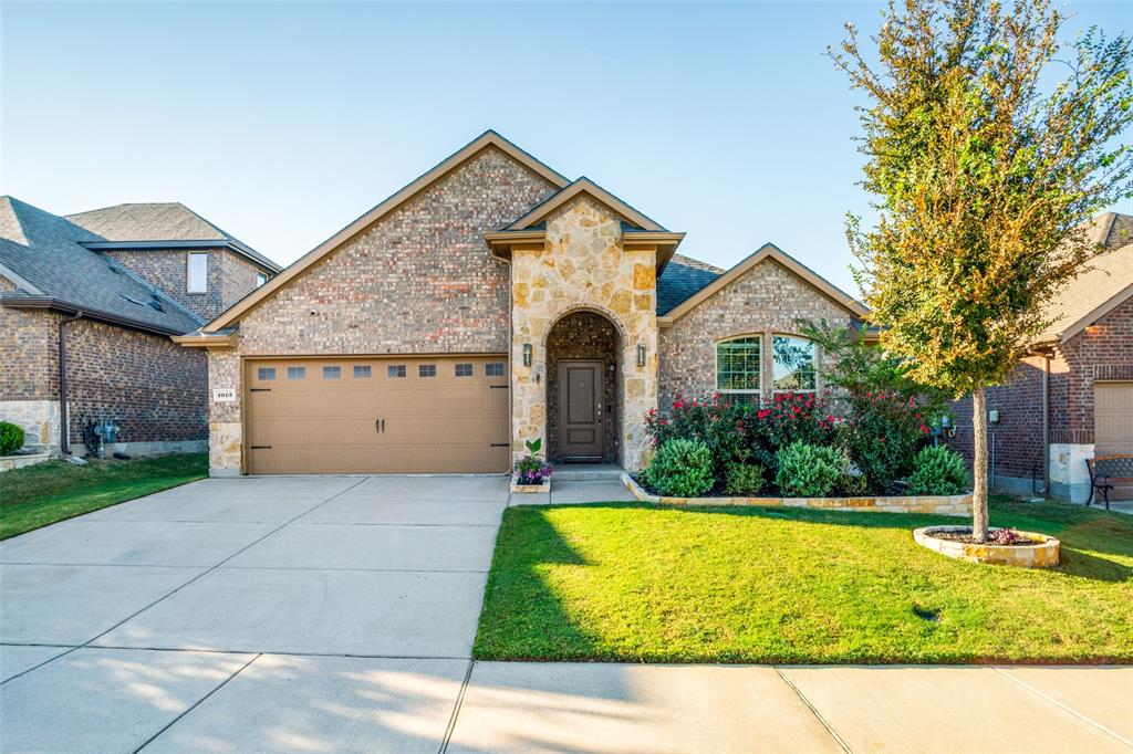 1013 Azure Lane