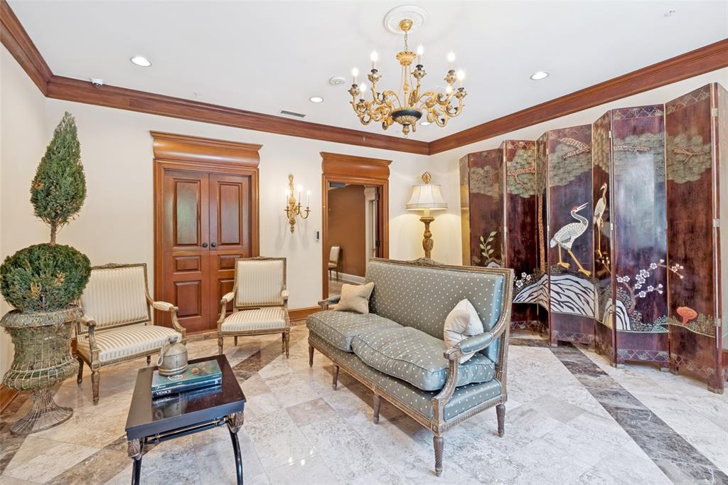 2848 Woodside Street 7D