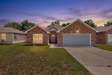 Photo of 3407 Pickett Street, Greenville, TX 75401 (MLS # 21299341)