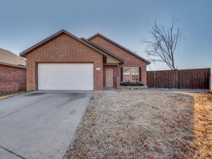 THIS BEAUIFUL UPDATED AND READY TO MOVE IN 4 BEDROOMS 2 BATHROOM 2 CARGARAGE , Large lot, new stainless steel appliances and much more to see. easy highway access to I-20, I-45 and I-35. each within minutes. less than 10 minutes to downtown Dallas. This is an excellent opportunity under the affordable housing program to make a homeowner's dream come true.