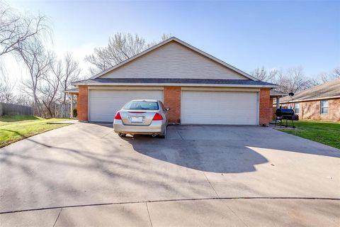 201 Robin Street Crowley TX 76036