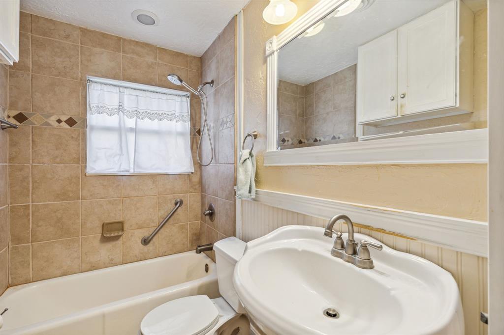 Freeway Park 01 - Residential