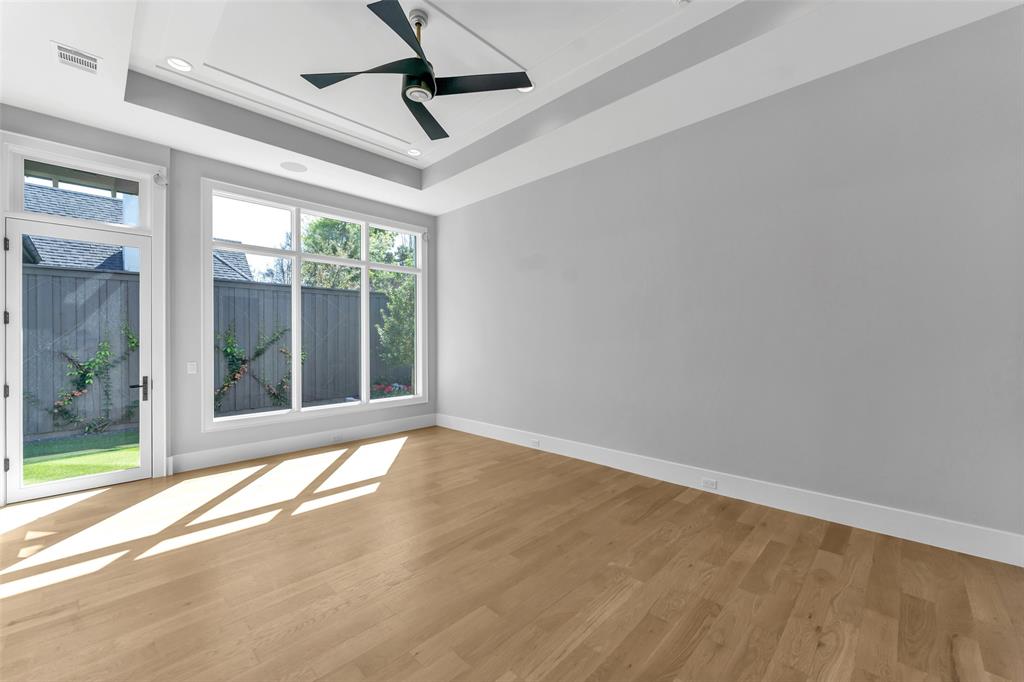 The Lawn at Glen Abbey - Residential