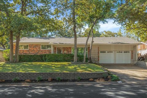 713 Edgehill Drive Hurst TX 76053