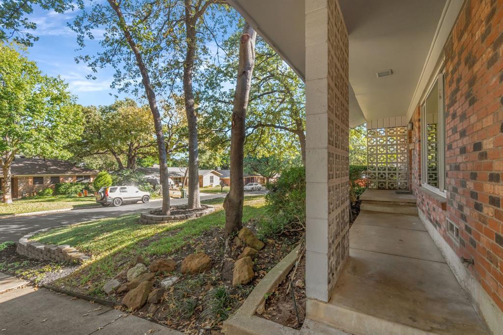 713 Edgehill Drive