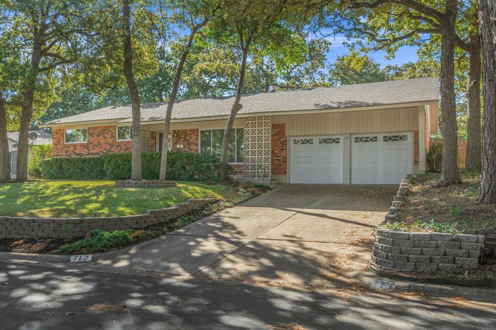 713 Edgehill Drive