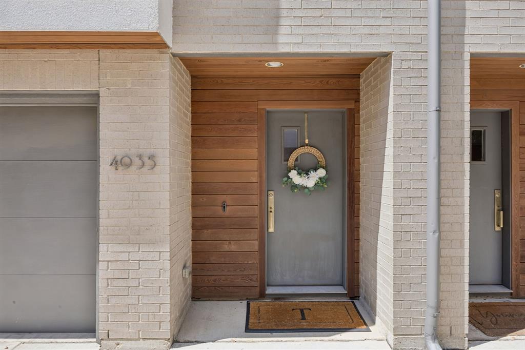 4935 Flitwick Court