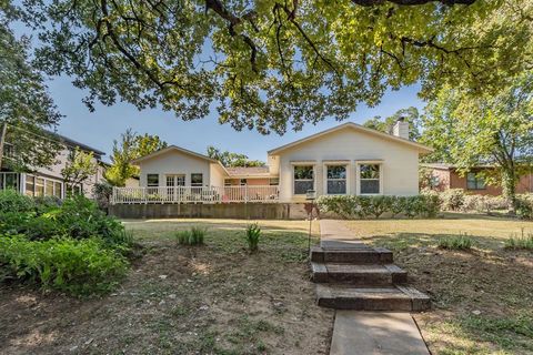 300 Shoreline Drive Azle TX 76020