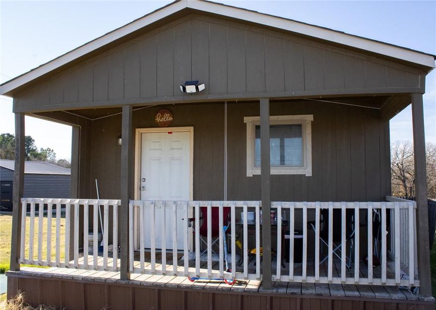 Escape the noise and enjoy the calm of this adorable 3 bedroom home situated on a spacious one-acre lot. Located in a quiet, desirable gated community, this property offers privacy, open space, and endless potential. The open concept makes for great entertaining, natural lighting, improves flow, and maximizes usable space. Backyard is partially fenced off, front yard has an adorable covered patio perfect for morning coffee and your after dinner drinks. Plenty of room for outdoor entertaining, pets, hobbies, or future improvements, all while enjoying the tranquility of country style living.
Property is listed below market value for a quick sale. Property is being sold as is, so come and see this home before its gone!