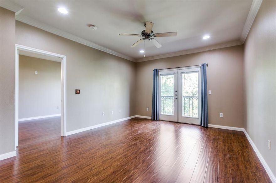 Great location near the Medical District and surrounding neighborhoods. It is also close to major highways, grocery stores and restaurants. The unit offers an open floorplan and overlooks a treelined creek. It also features a walk-in closet and includes washer, dryer and refrigerator. 1 assigned covered parking spot in gated garage. Community amenities include secured entrance, pool, gym, package locker, and clubhouse.