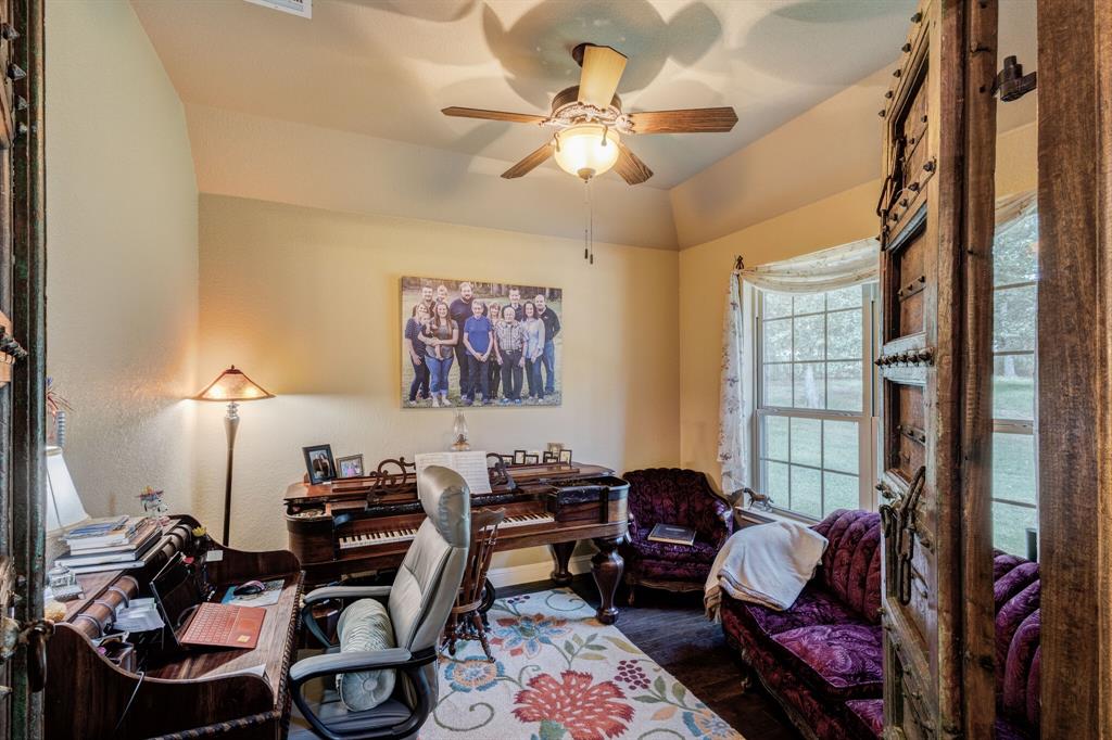 7401 Hilltop Drive