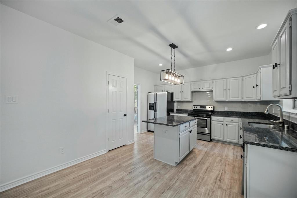 1100 Hyde Park Drive