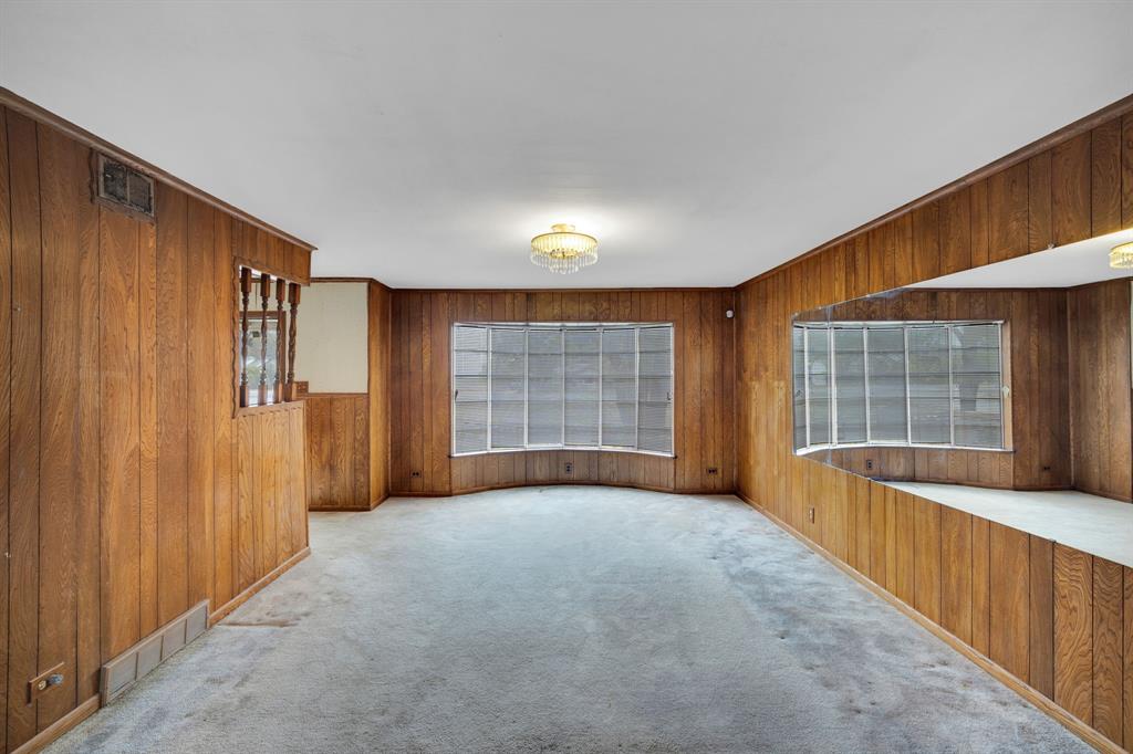 701 E 8th Street
