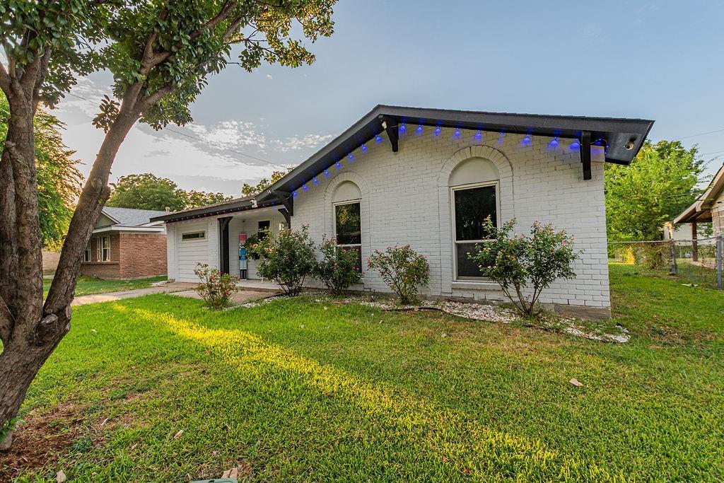 1209 Shorecrest Drive