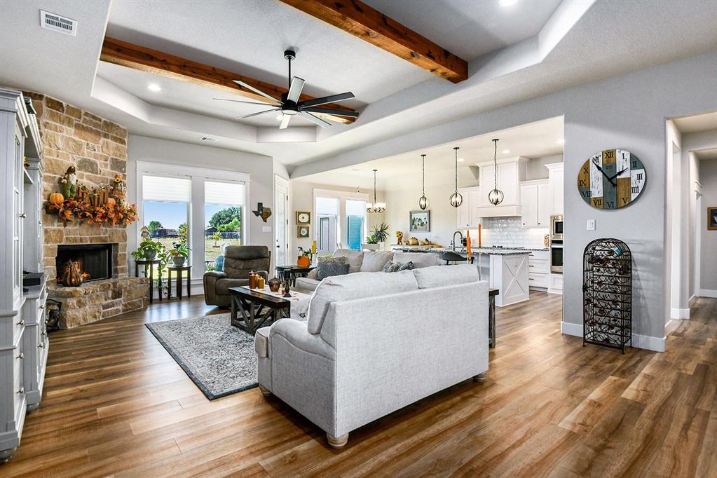 1024 Pioneer Crossing