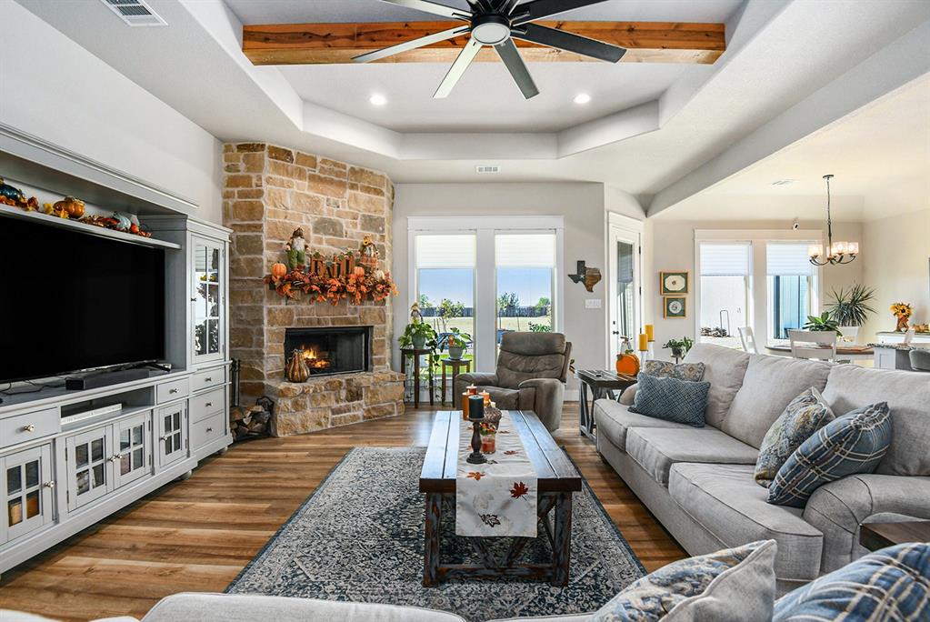 1024 Pioneer Crossing