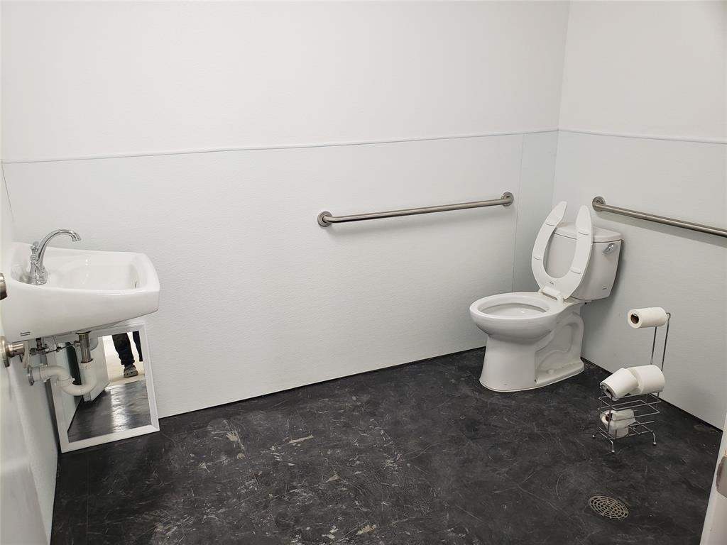 Stanford Sons Addition - Commercial Lease