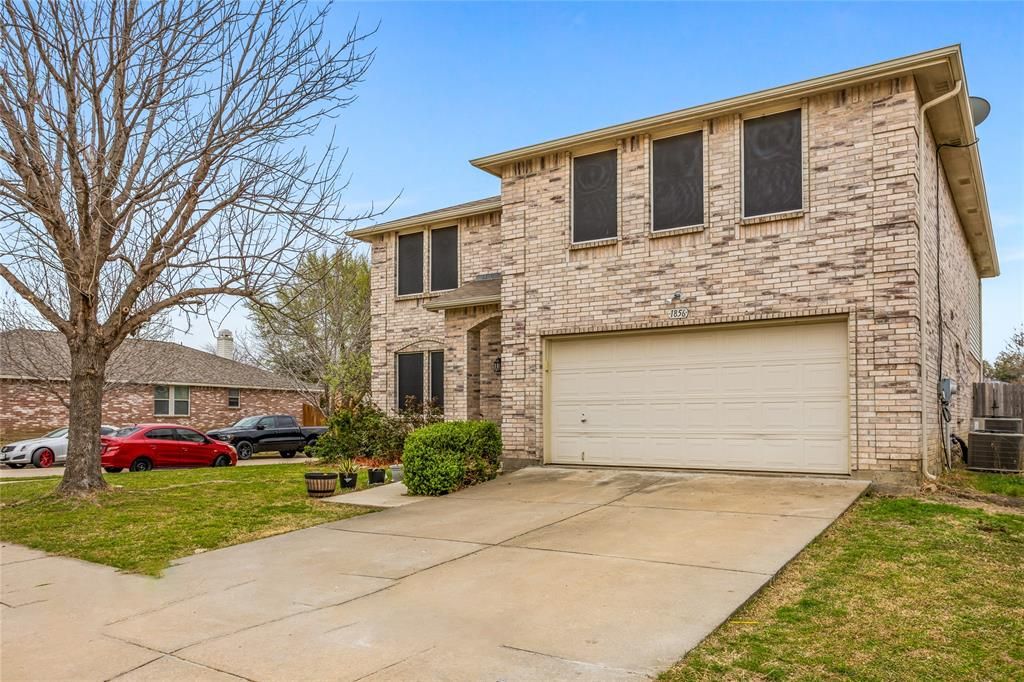 Photo of 1856 Lariat Drive, Fort Worth, TX 76247 (MLS # 21205975)