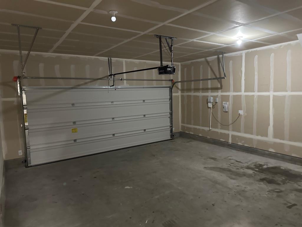 Pecan Grove Ph IV - Residential Lease