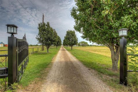 Photo of 4219 Fm 36 S, Caddo Mills, TX 75135 (MLS # 21056975)