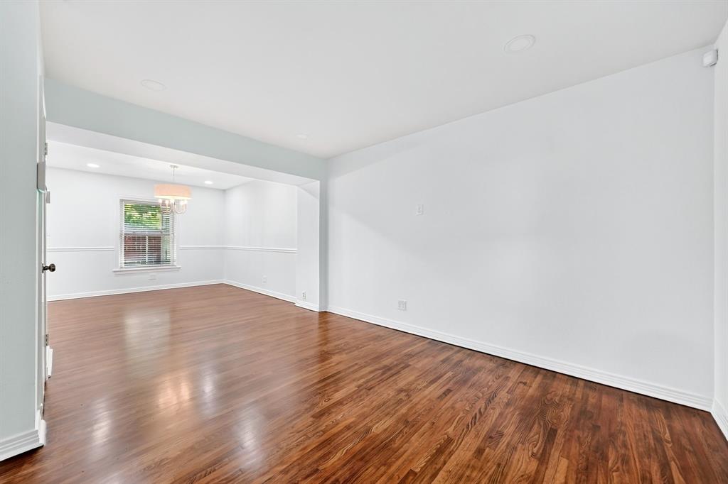 6435 Oriole Drive 6435