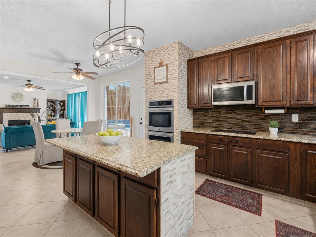 2504 Hackberry Place