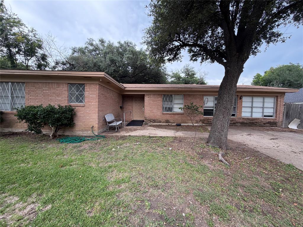 120 E Dawn Drive