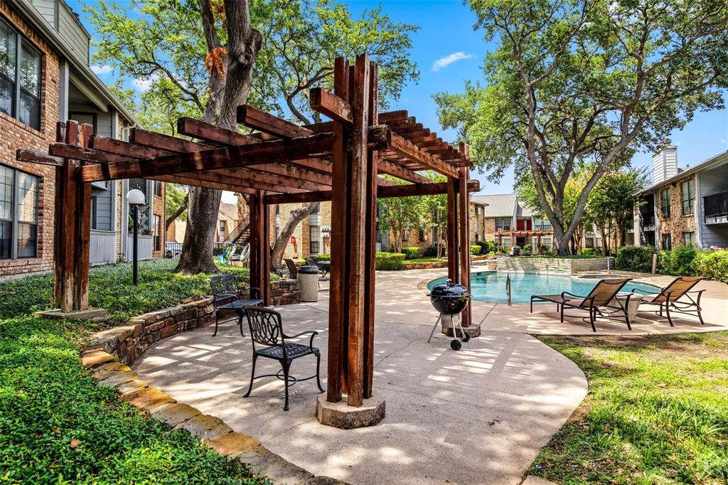 Preston Bend Village Condos - Residential