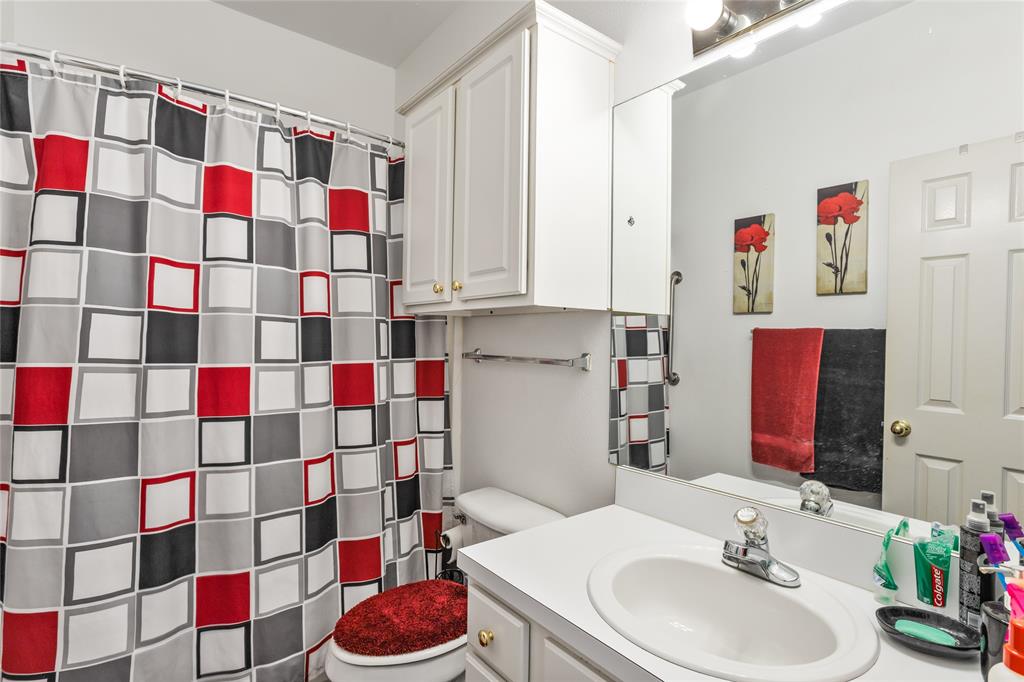 Crest The - Residential Income