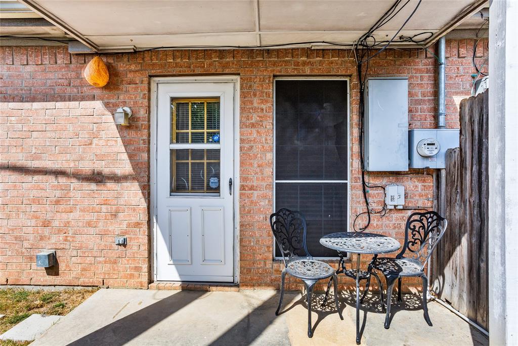 Crest The - Residential Income