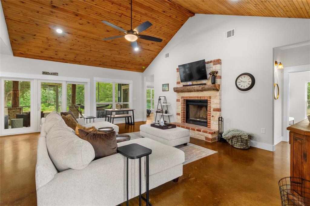 457 SE County Road 3258