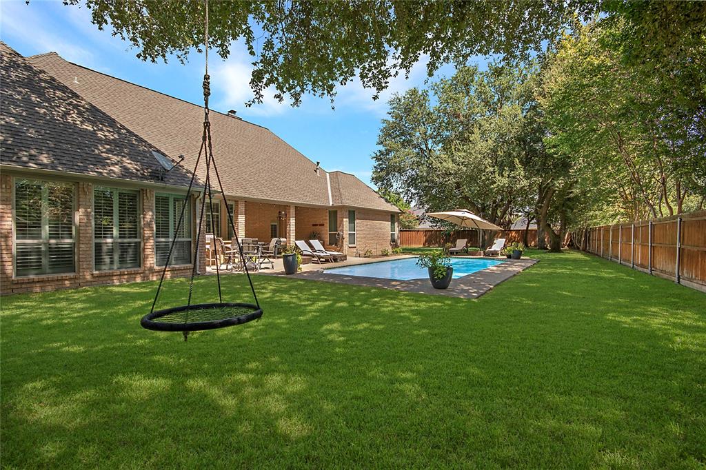 201 Rochelle Court