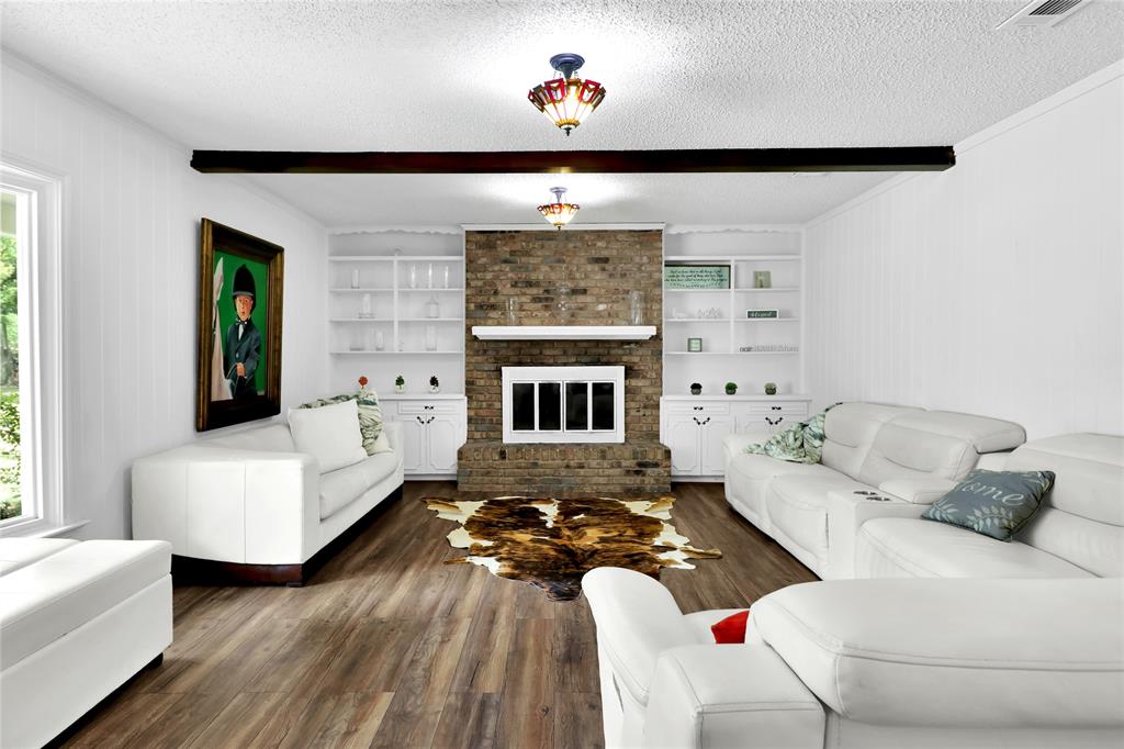 2210 Ivanhoe Circle