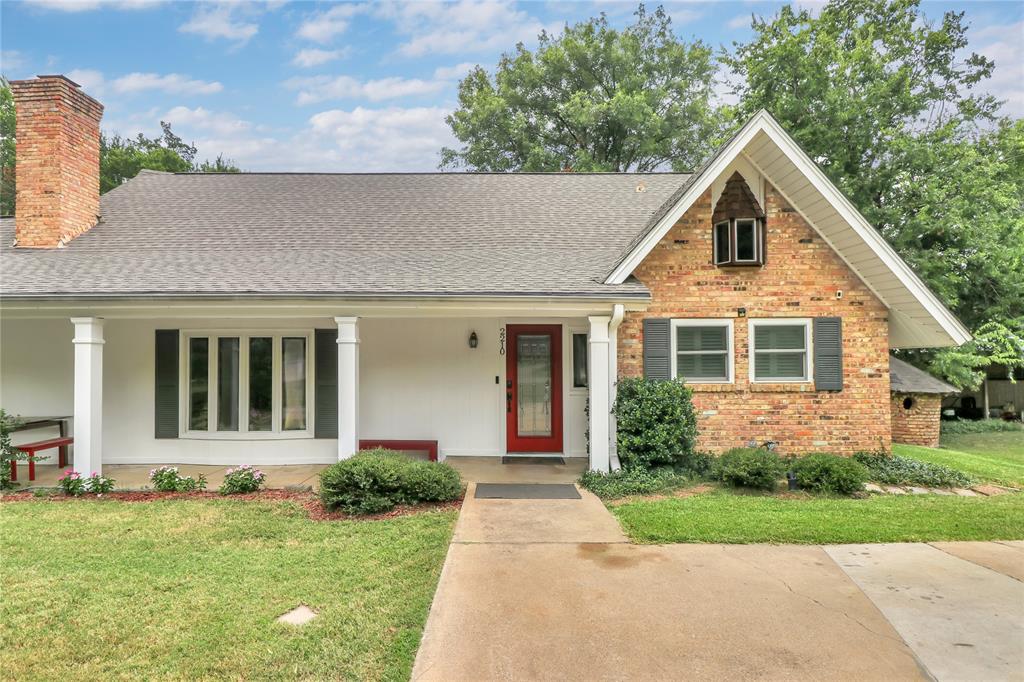 2210 Ivanhoe Circle