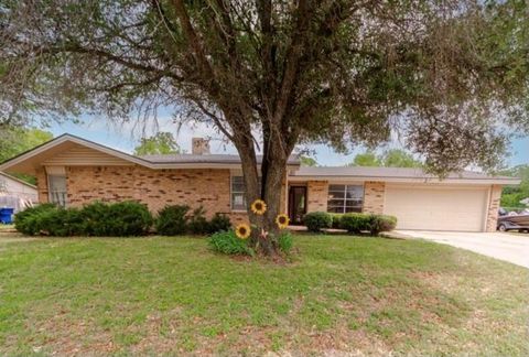 A home in Jacksboro