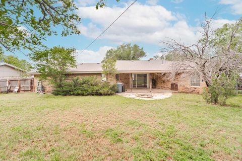 A home in Jacksboro